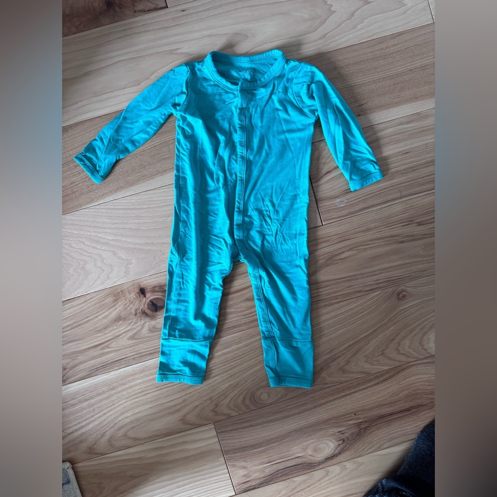 NWOT kyte baby romper 6-12 months
